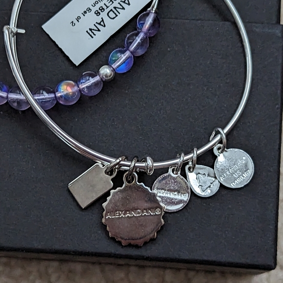 Alex + Ani Mum in a Million Bracelet Set - Picture 5 of 6